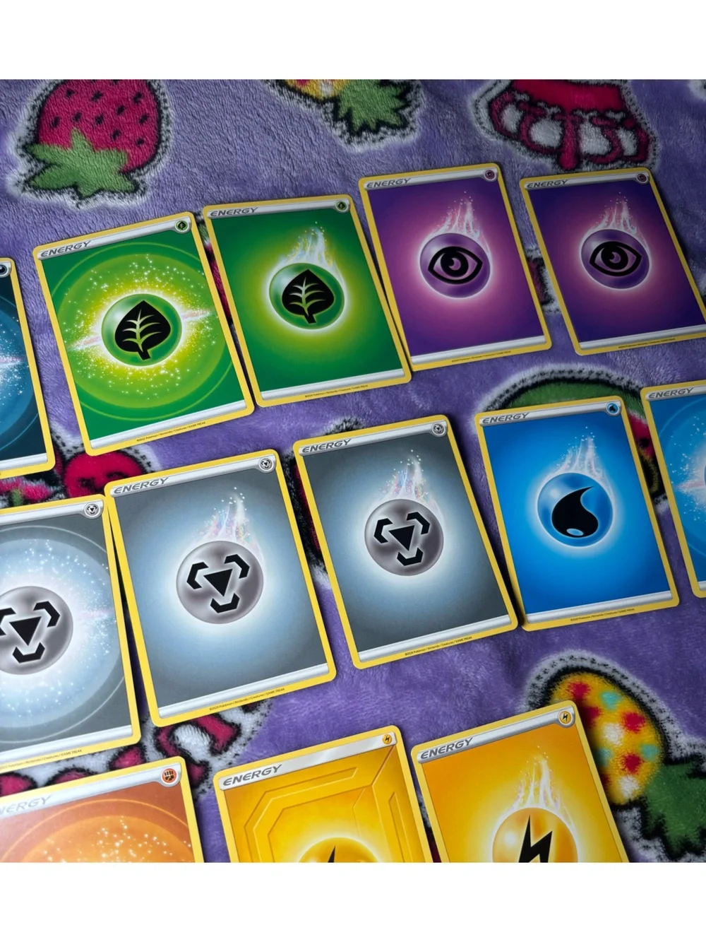 16 Energy Pokémon cards